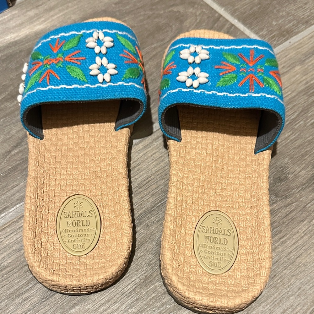 Source Unknown Blue and Tan Embroidered Sandals